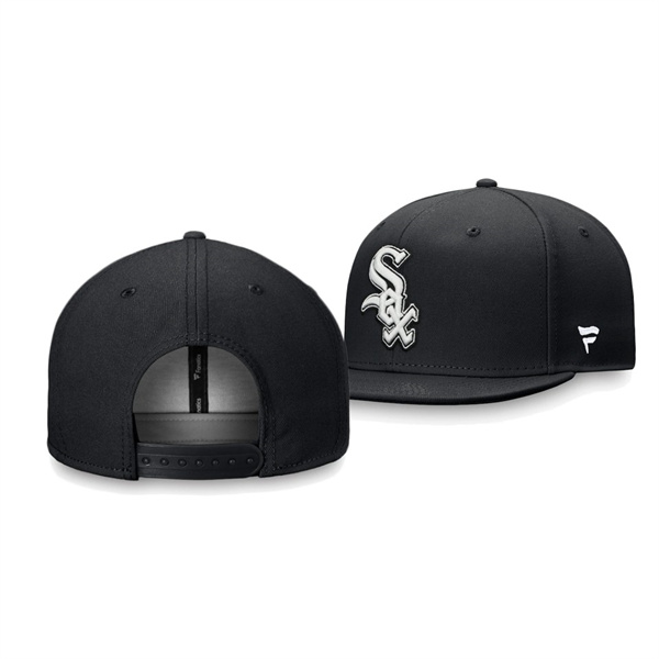 Chicago White Sox Core Black Adjustable Snapback Hat