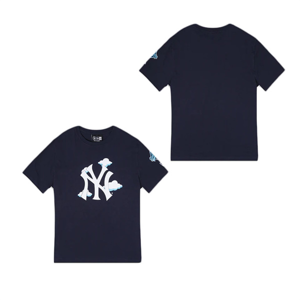 New York Yankees Clouds T-Shirt